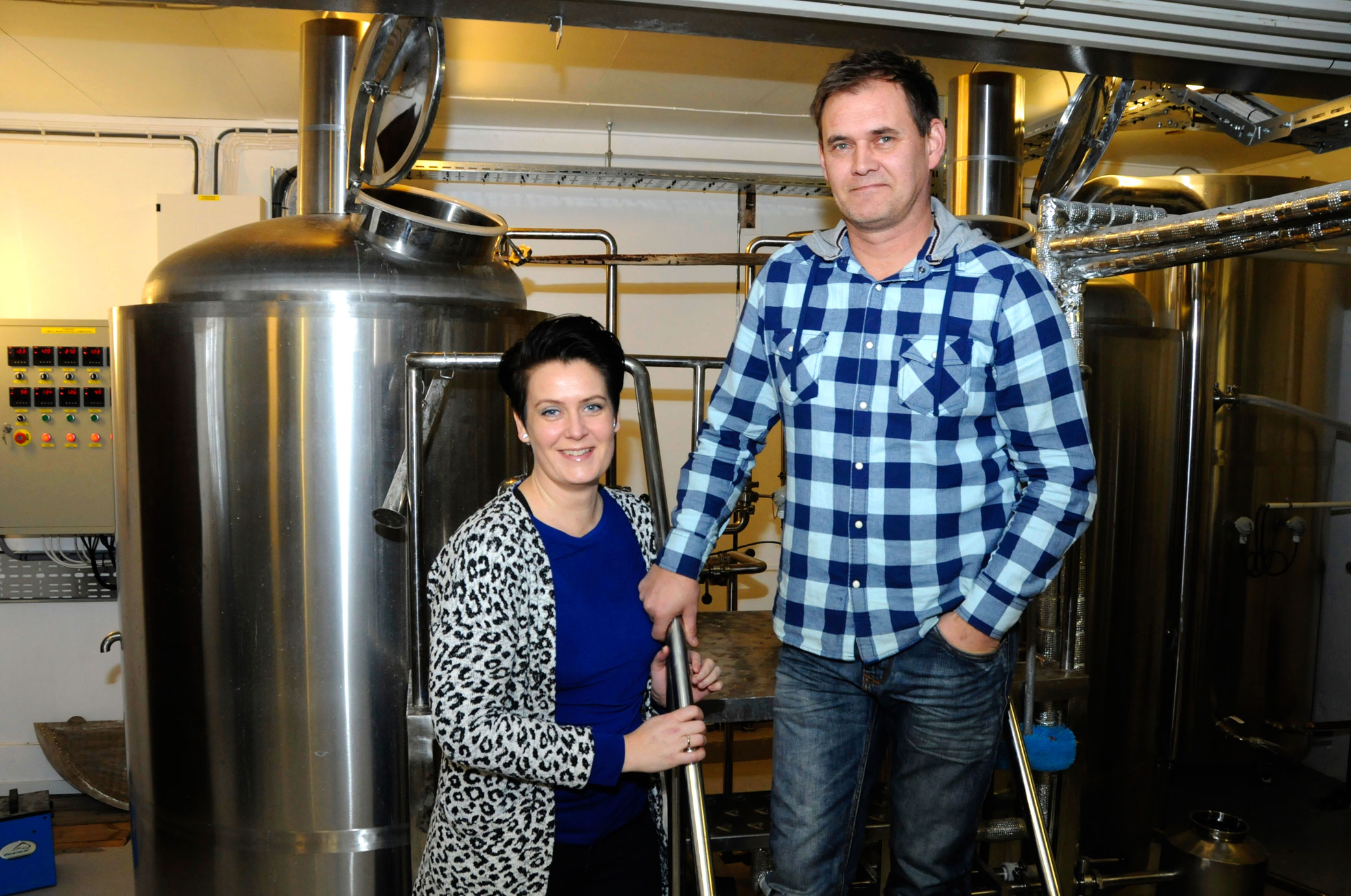 I fjøsen på Tonga i Norddal der det før var smågeit og bukkar har Synnøve Bjørnstad og Stein Harald Døving fått plass til eit flott nytt bryggeri som har kapasitet til å produsere om lag 50. 000 liter øl i året.